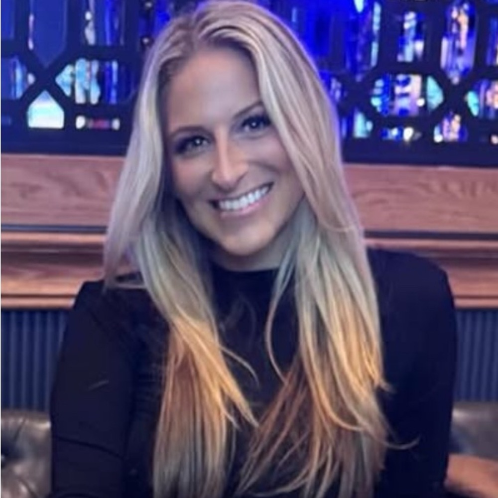 Meet your Posher, Alexandra